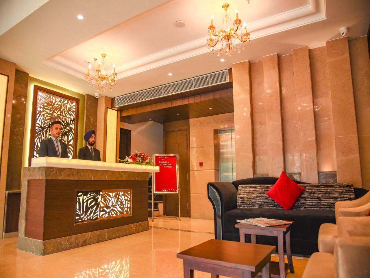 Bharawan Clarks Inn Express Amritsar Exterior foto